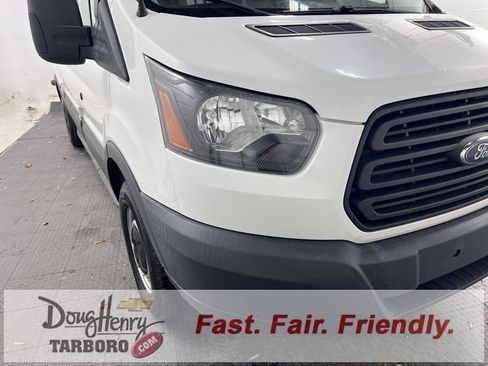 Used 2017 Ford Transit 250 Base image 9
