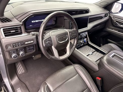 Used 2022 GMC Yukon Denali w/ Denali Premium Package image 9