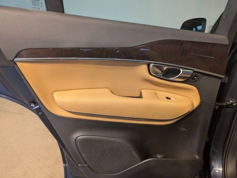 Used 2019 Volvo XC90 T6 Momentum w/ Protection Package Premier image 24