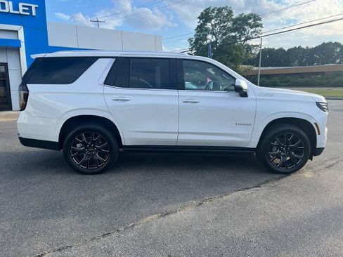 Used 2025 Chevrolet Tahoe High Country AWD/4WD image 4