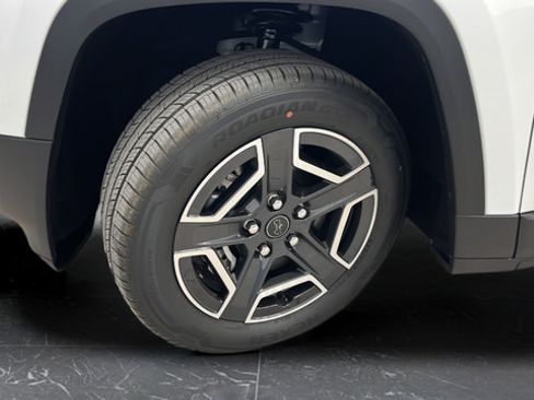 New 2026 Jeep Cherokee Laredo AWD/4WD image 34