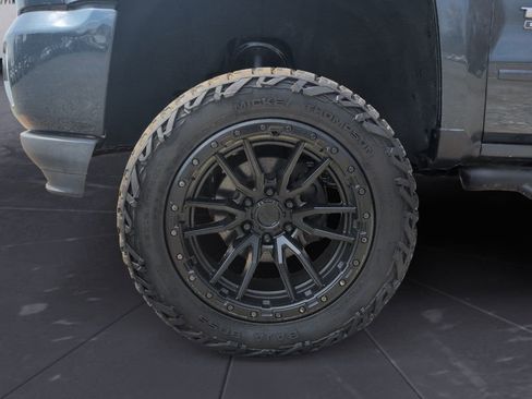 Used 2018 Chevrolet Silverado 1500 LT w/ Texas Edition image 24