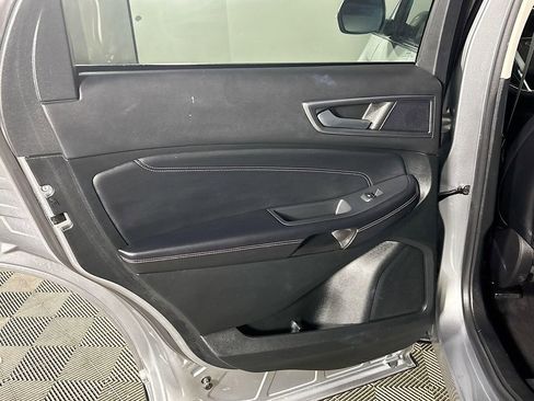 Used 2022 Ford Edge Titanium image 18