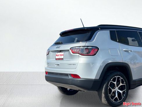 Used 2024 Jeep Compass Limited AWD/4WD image 11