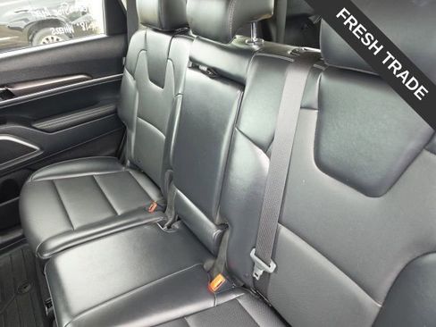 Used 2025 Kia Telluride LX FWD image 8
