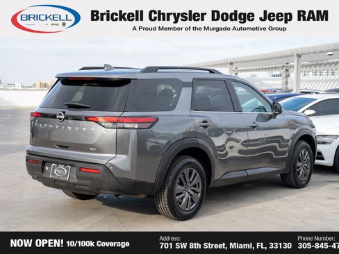 Used 2024 Nissan Pathfinder SV image 5