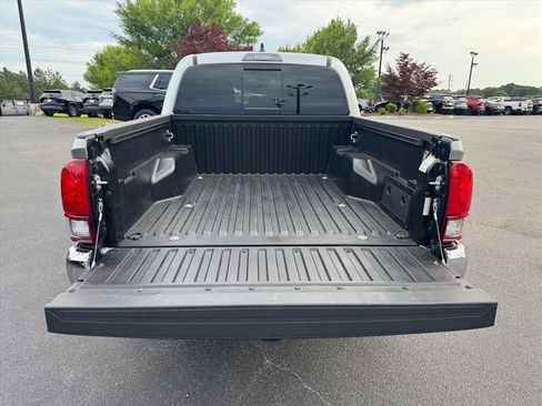 Used 2023 Toyota Tacoma SR5 RWD image 10