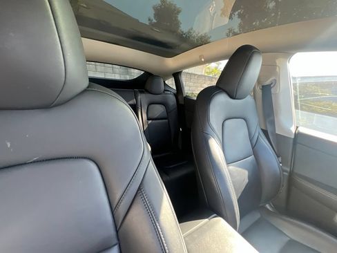 Used 2023 Tesla Model Y Performance AWD/4WD image 13