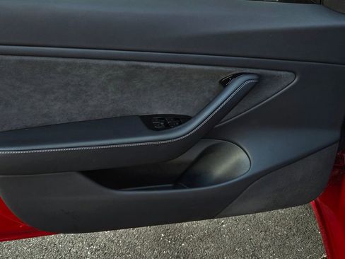 Used 2018 Tesla Model 3 Long Range image 10