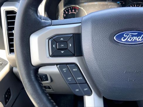 Used 2019 Ford F150 Lariat RWD image 23