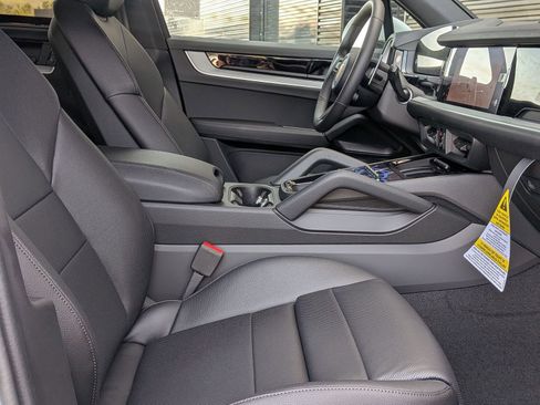 New 2026 Porsche Cayenne S image 26