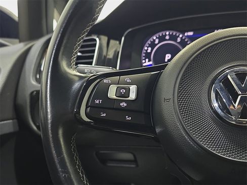 Used 2019 Volkswagen Golf R 4-Door image 19