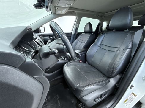 Used 2017 Nissan Rogue SL w/ SL Premium Package image 10