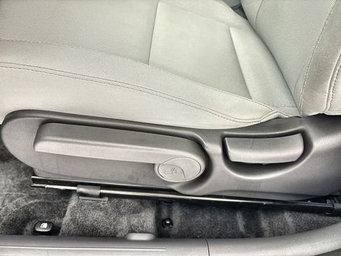 Used 2025 Hyundai Kona SE FWD image 14