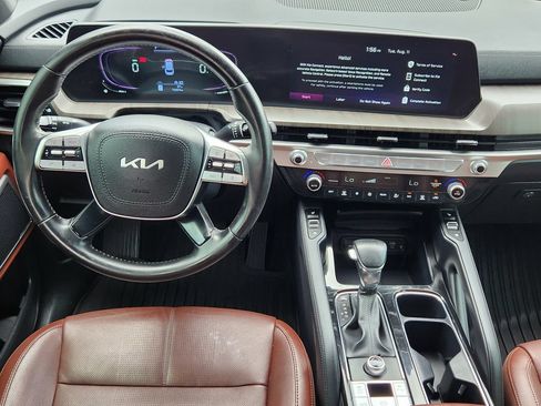Certified 2023 Kia Telluride EX w/ EX Captain's Chair Package FWD image 26