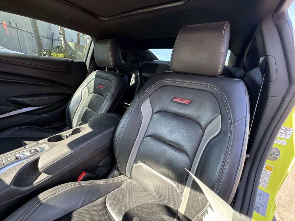 Used 2021 Chevrolet Camaro SS RWD image 15
