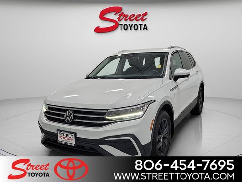 Used 2024 Volkswagen Tiguan SE AWD/4WD image 1