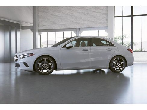 Certified 2022 Mercedes-Benz A 220 4MATIC image 37