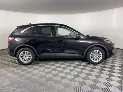 Used 2022 Ford Escape SE w/ Cold Weather Package FWD image 12