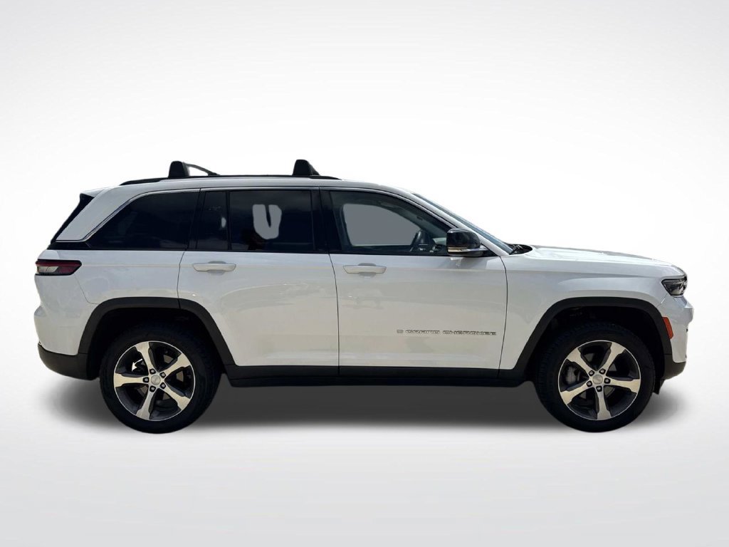 Used 2023 Jeep Grand Cherokee Limited AWD/4WD image 2