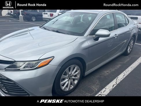 Used 2019 Toyota Camry LE FWD image 1