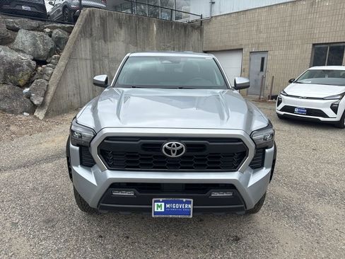Used 2024 Toyota Tacoma TRD Off-Road AWD/4WD image 10