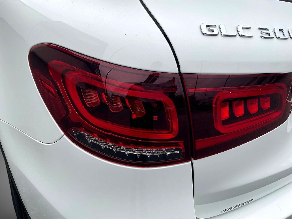 Used 2022 Mercedes-Benz GLC 300 4MATIC w/ Multimedia Package Lite image 23