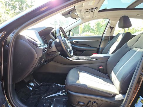 Used 2020 Hyundai Sonata SEL w/ Convenience + Sunroof Package FWD image 13