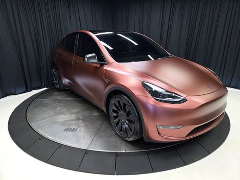 Used 2023 Tesla Model Y Performance image 6