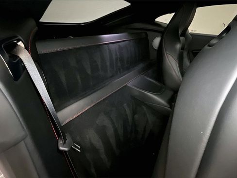 Used 2021 Aston Martin V8 Vantage Base image 28