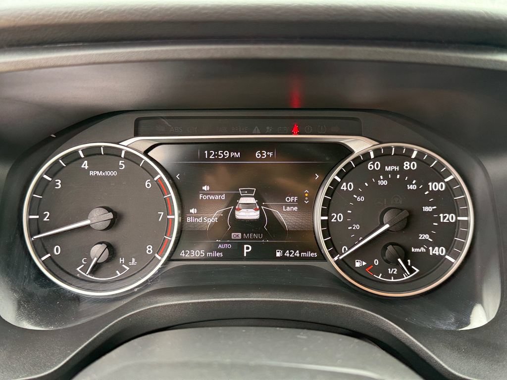 Used 2025 Nissan Rogue SV AWD/4WD image 13