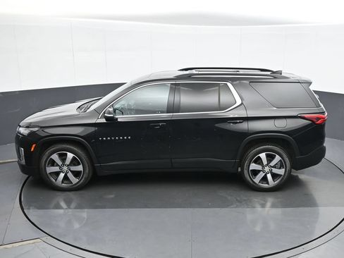 Used 2023 Chevrolet Traverse LT w/ LT Premium Package AWD/4WD image 18