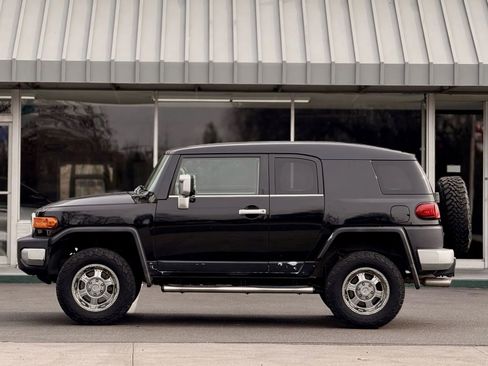 Used 2007 Toyota FJ Cruiser 4WD image 6