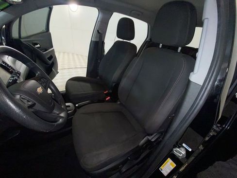 Used 2019 Chevrolet Trax LS w/ Tint and Cruise Package FWD image 14