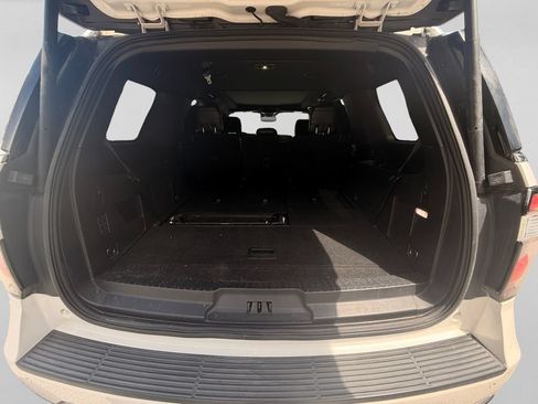 Used 2018 Ford Expedition Limited w/ Equipment Group 302A RWD image 30