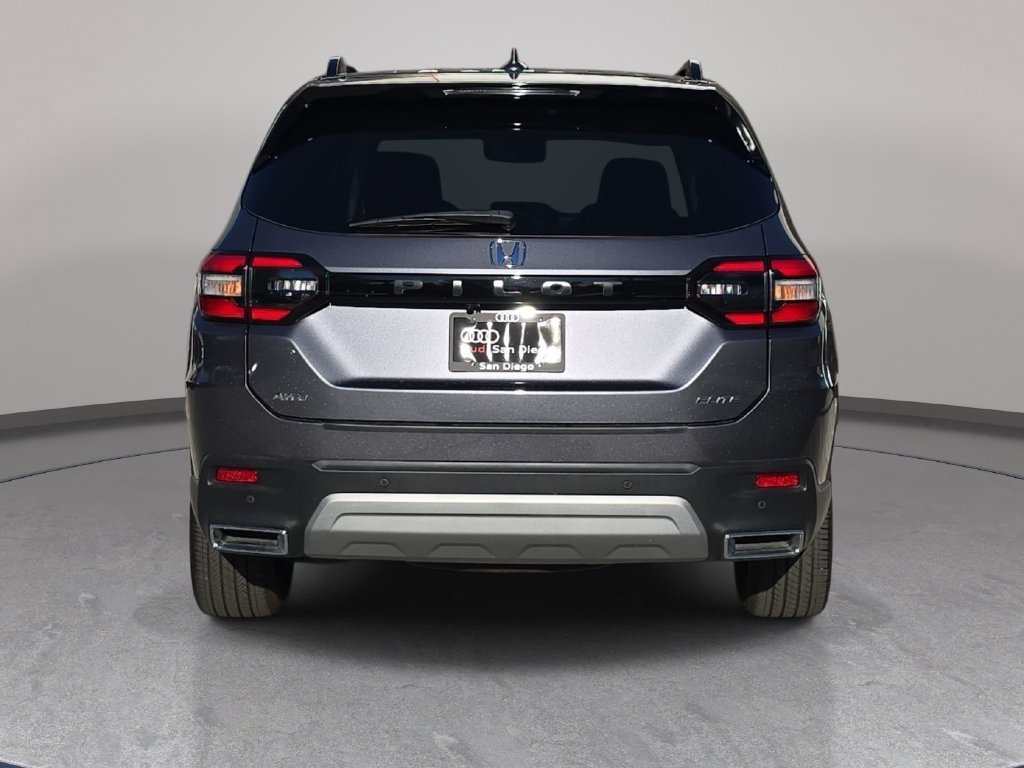 Used 2025 Honda Pilot Elite image 7