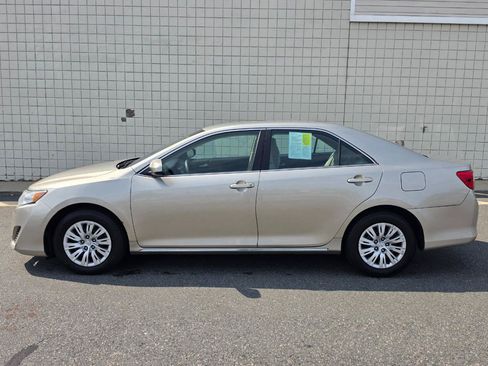 Used 2014 Toyota Camry LE FWD image 4