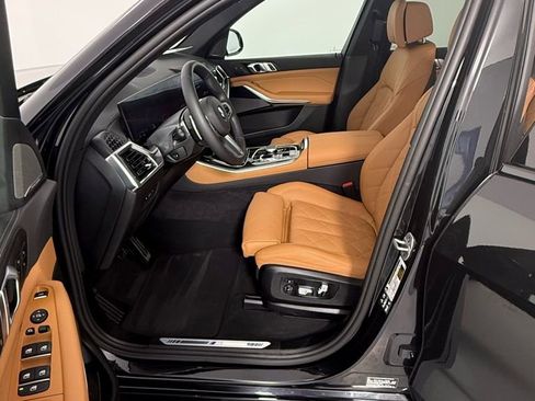 Used 2026 BMW X5 xDrive40i w/ M Sport Package image 16