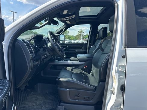 Used 2024 RAM 2500 Laramie w/ Night Edition AWD/4WD image 7