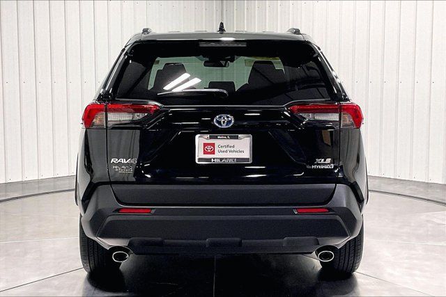 Certified 2020 Toyota RAV4 XLE w/ Convenience Package AWD/4WD image 4
