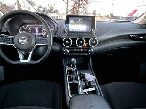 Used 2025 Nissan Sentra SV image 18