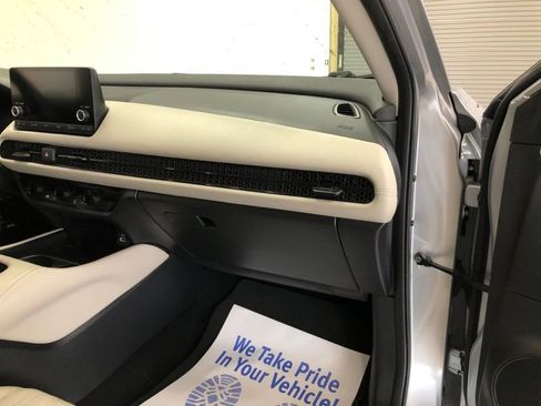 Used 2024 Honda HR-V LX image 13