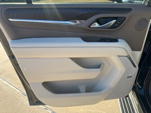 Used 2023 GMC Yukon XL Denali image 19