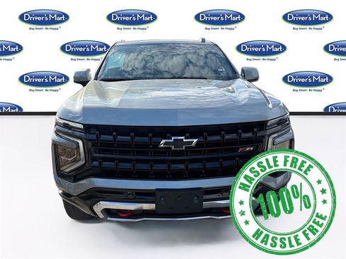 Used 2025 Chevrolet Suburban Z71 AWD/4WD image 2