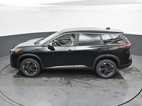 Used 2025 Nissan Rogue SV AWD/4WD image 38