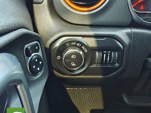 Used 2021 Jeep Gladiator Mojave AWD/4WD image 27