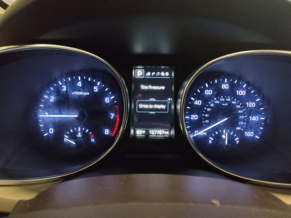 Used 2017 Hyundai Santa Fe Sport w/ 2.4L Tech Package 04 FWD image 23