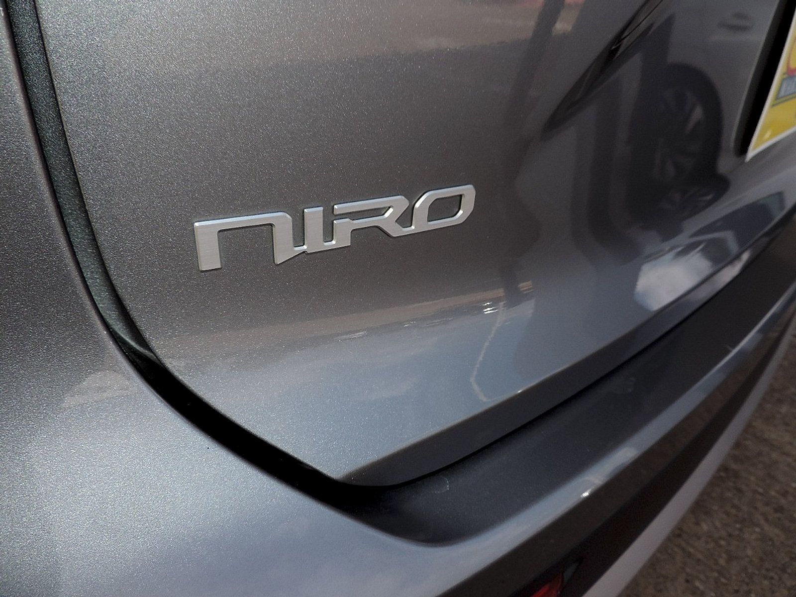 Used 2024 Kia Niro LX FWD image 15