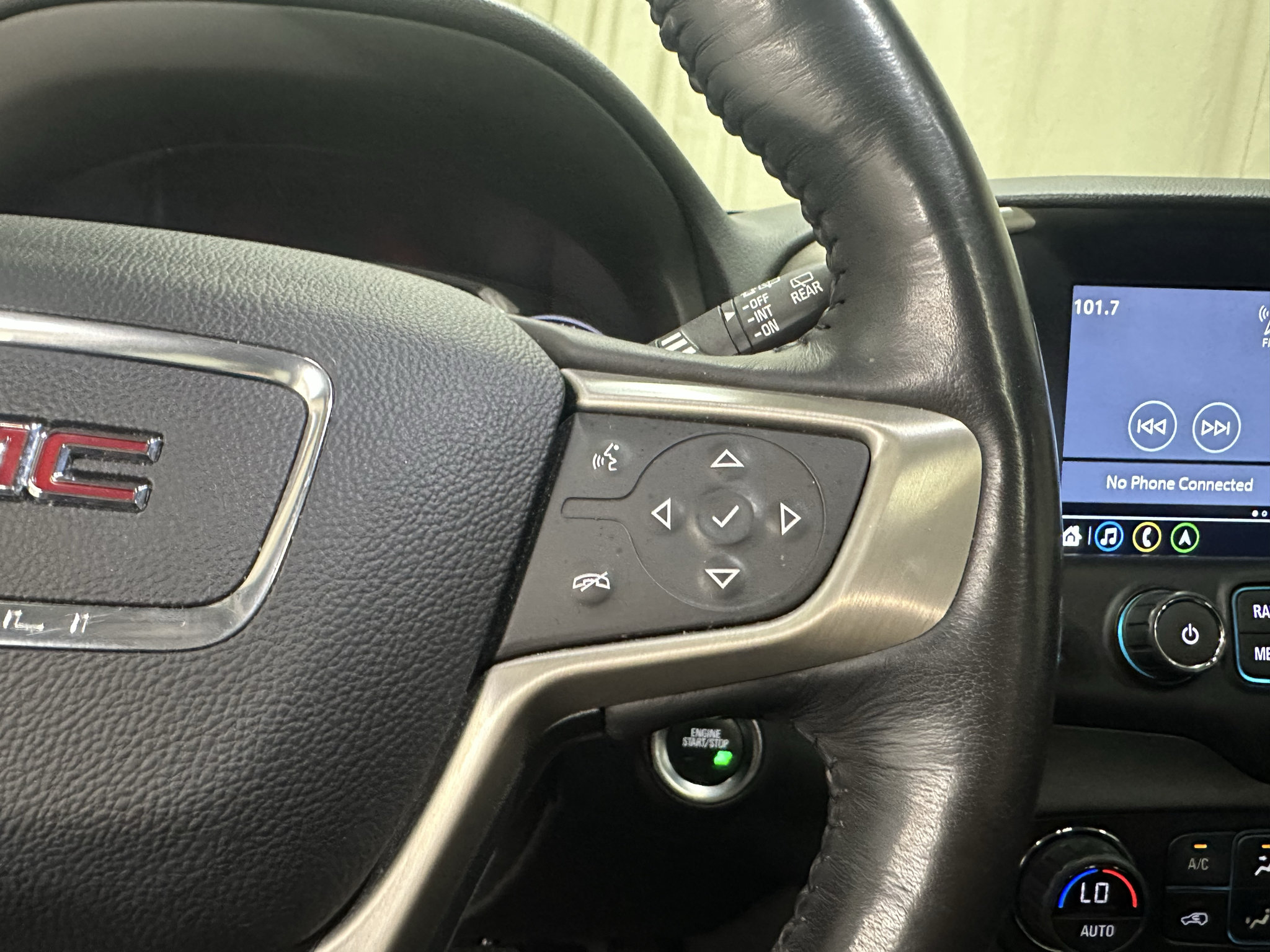 Used 2018 GMC Terrain Denali w/ Advanced Safety Package AWD/4WD image 25