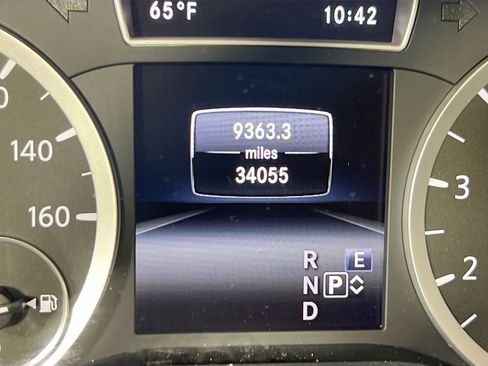 Used 2018 INFINITI QX30 AWD w/ Dark Wood Package image 12